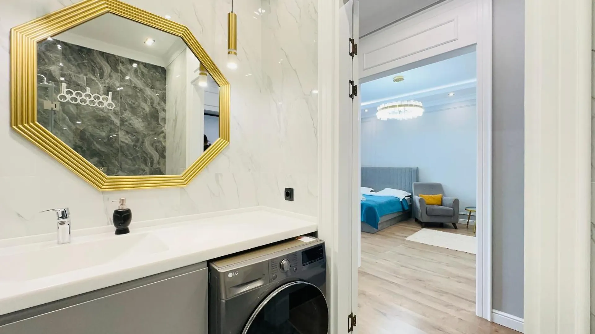 Grand Turan Business One-Room Apartments Nur-Sultan