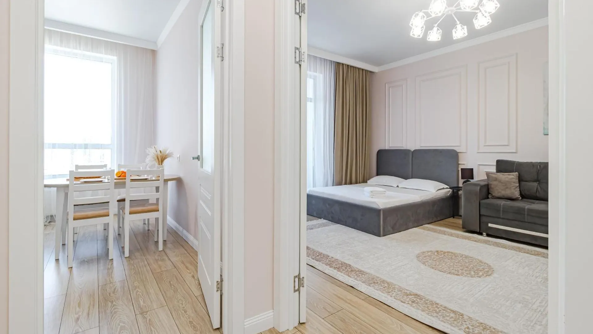 Grand Turan Business One-Room Apartments Nur-Sultan  Nur-Sultan (Astana)