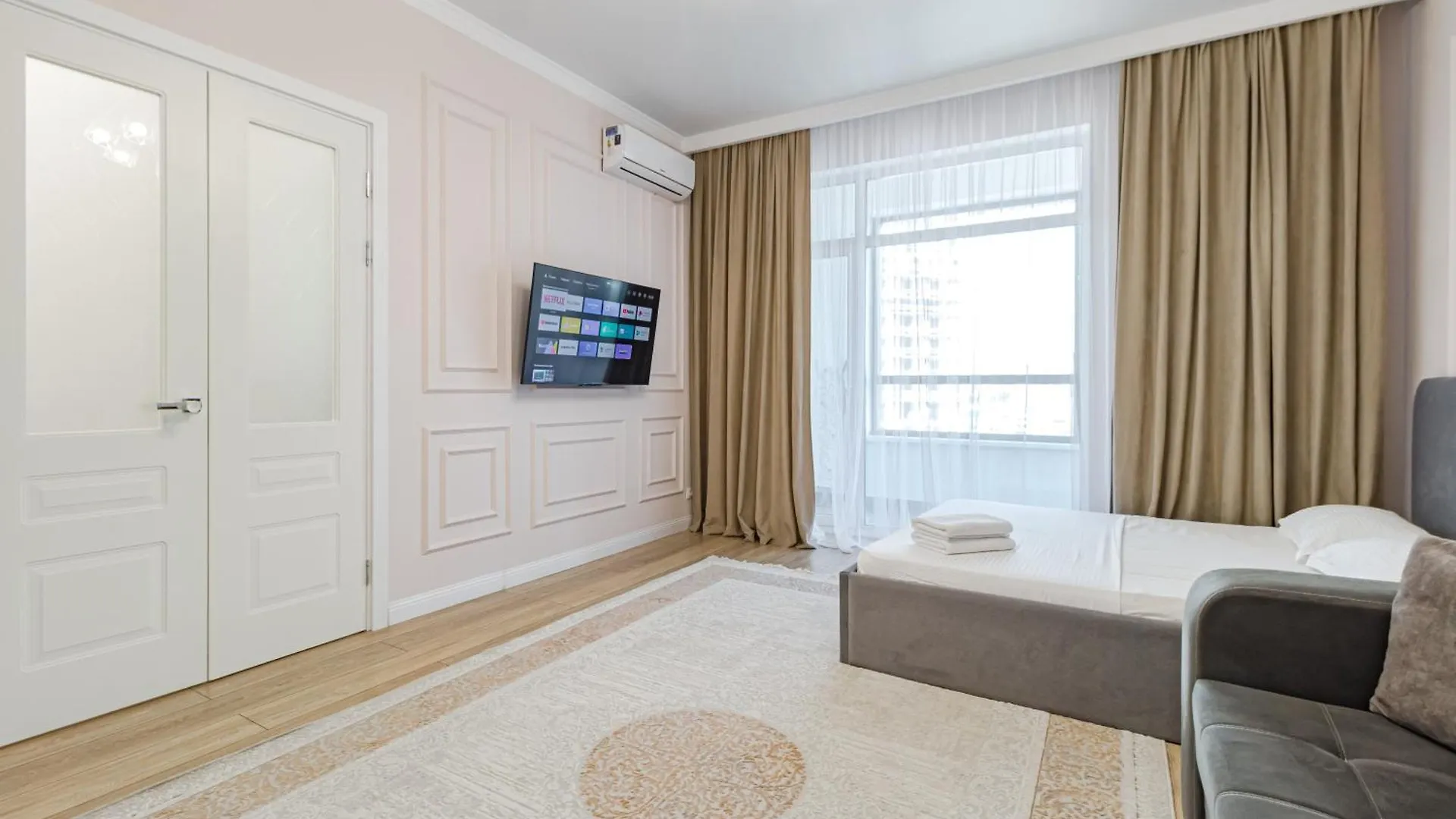 Grand Turan Business One-Room Apartments Nur-Sultan